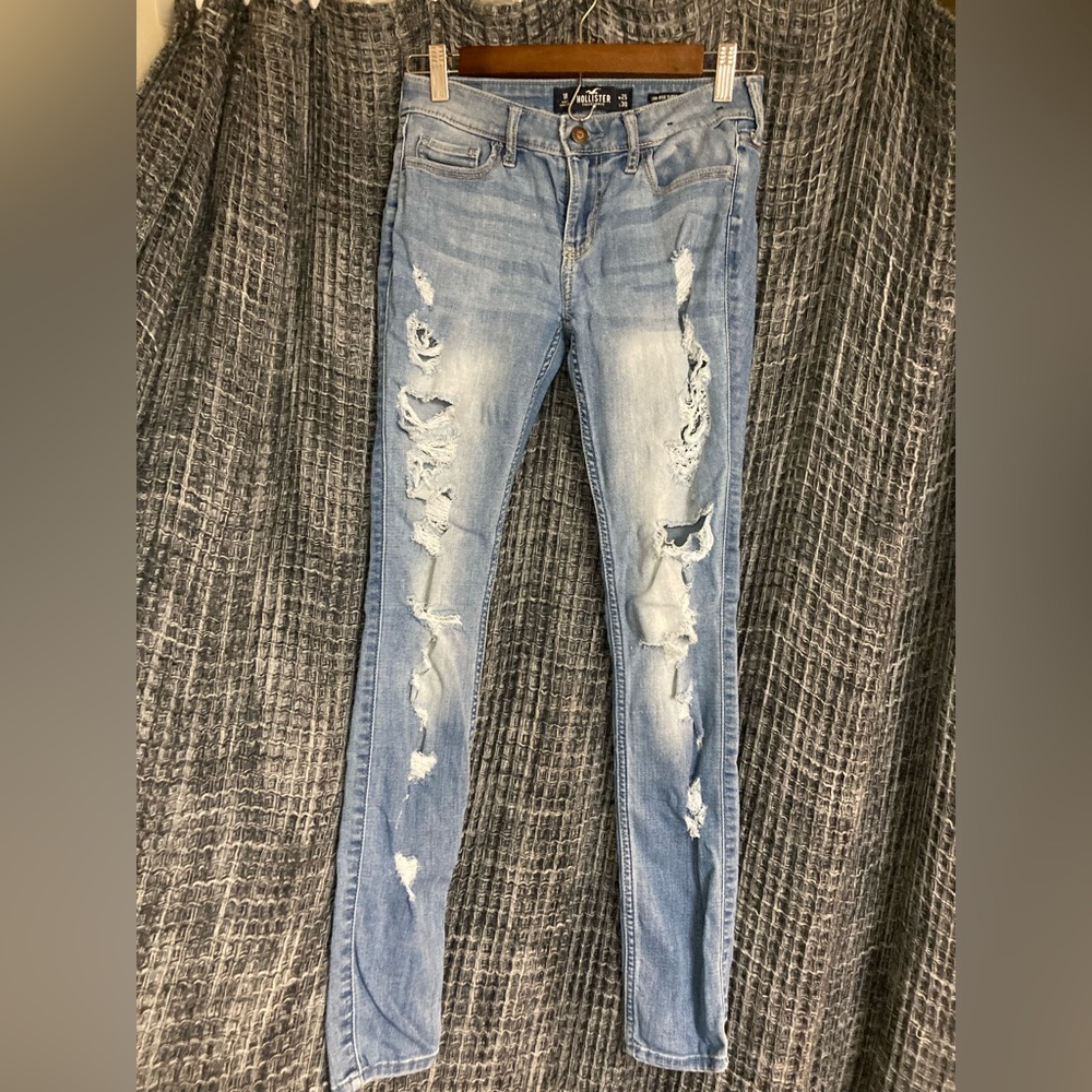 Hollister Distressed Light Blue Skinny Jeans - Picture 1 of 11